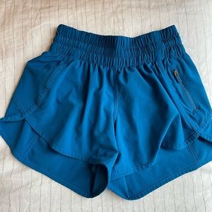Lululemon tracker short size 4